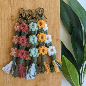Macrame Keychain Flowers, flower keyring, macrame accessory